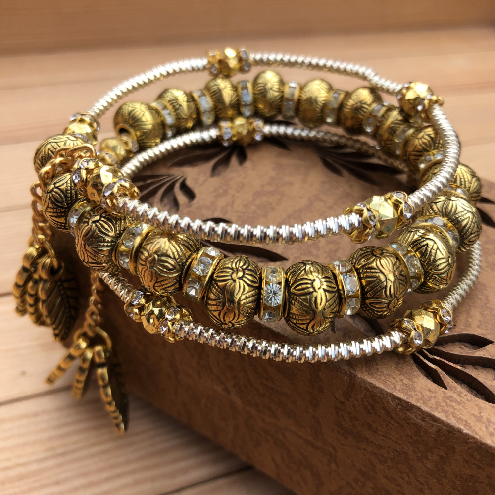 Alluring AD gold plated bhaiya bhabhi chain bracelet Rakhi | Buy Online  Lumba or Bhabhi Rakhi