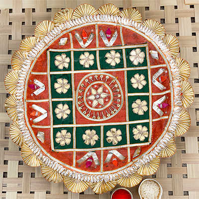 Fascinating square cut with floral design Rakhi Thali