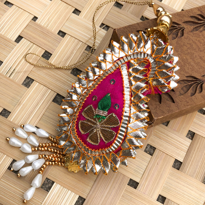 Eye catchy pippala leaf design Lumba Rakhi Set